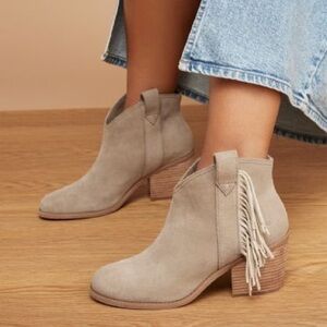 Toms Chelsea Dune Taupe Gray Suede Fringe Block Heel Ankle Boot Booties 12 NWT